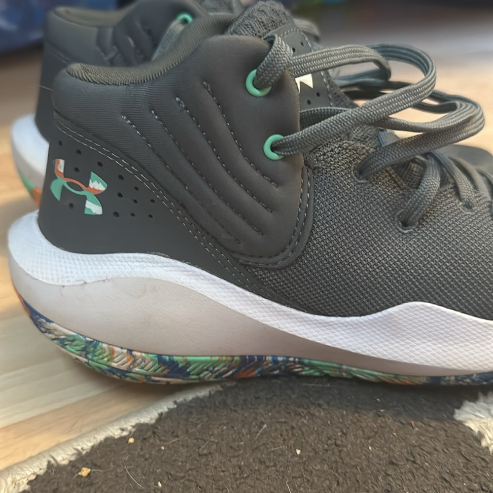 Under Armour sneakers size 6.5Y